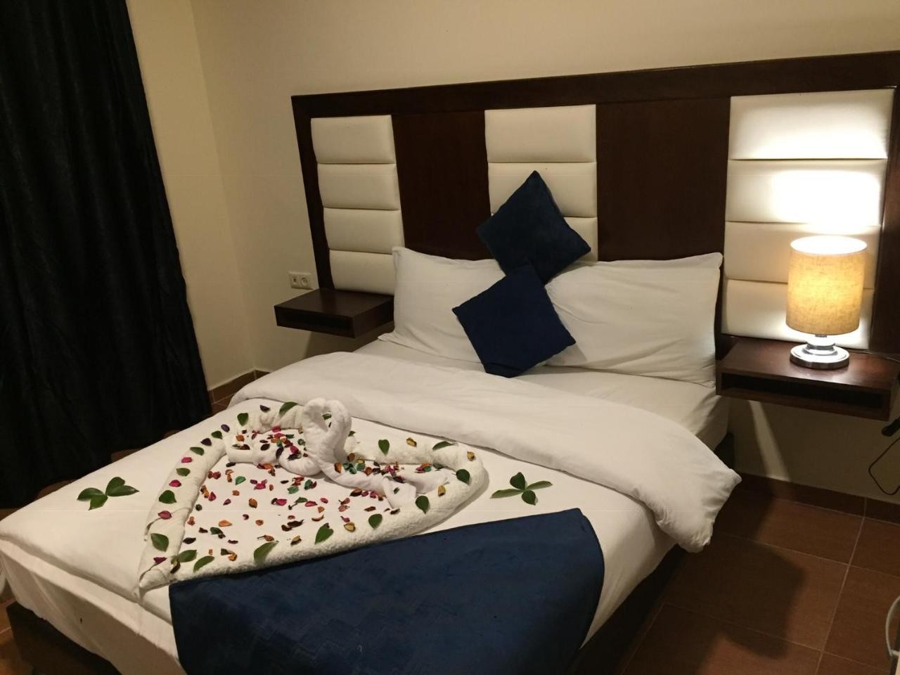 Uptown Hotel Apartment Амман Екстер'єр фото